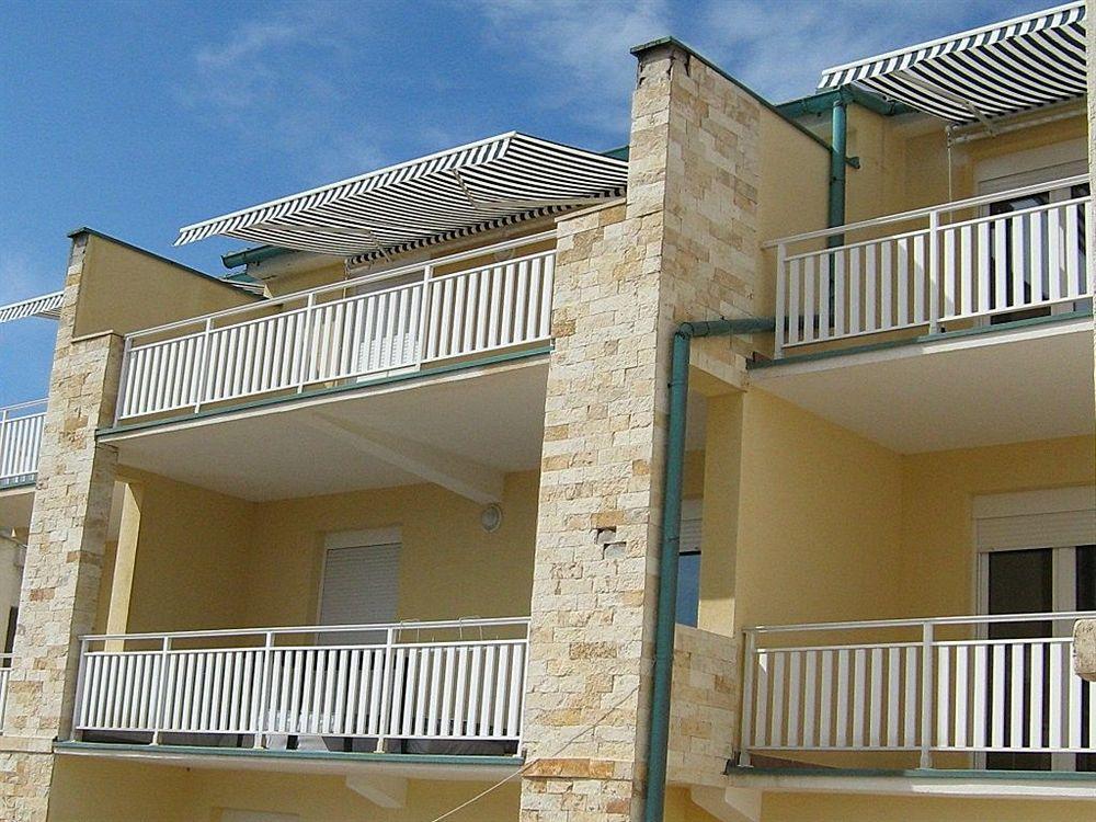 Apartments Suhomont パグ エクステリア 写真